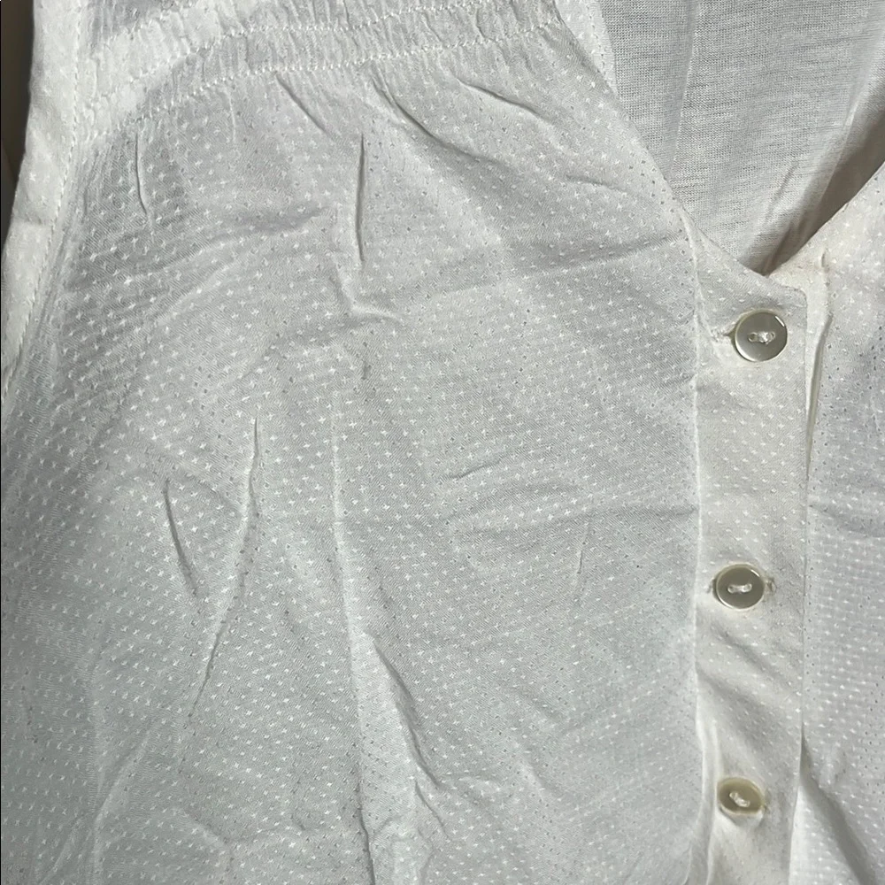 White Sleeveless Button-Down Top - Picture 3 of 8